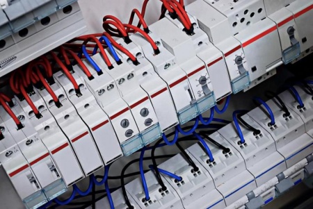 Maintenance &eacute;lectrique &agrave; Argenteuil : pr&eacute;venir plut&ocirc;t que gu&eacute;rir