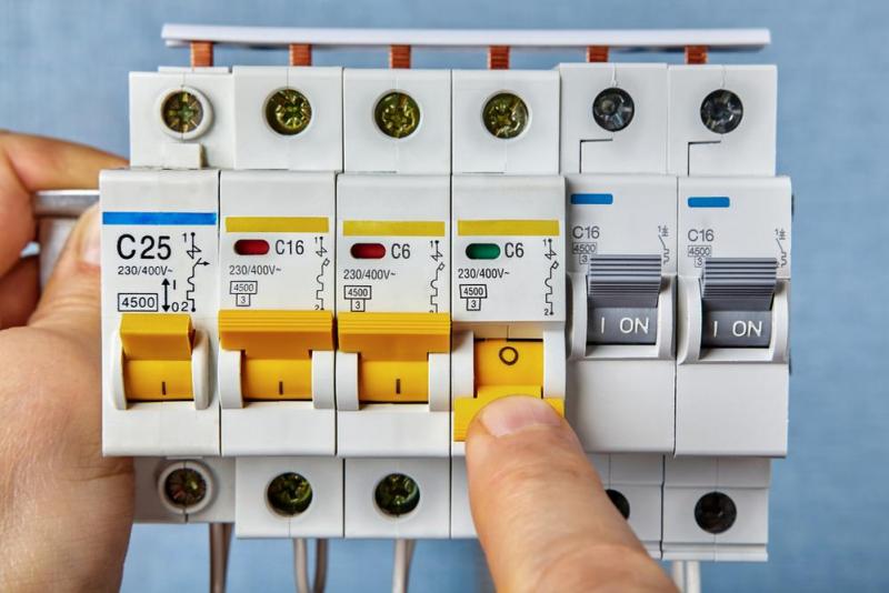 Qu'est-ce que le courant faible et pourquoi l'installer ?