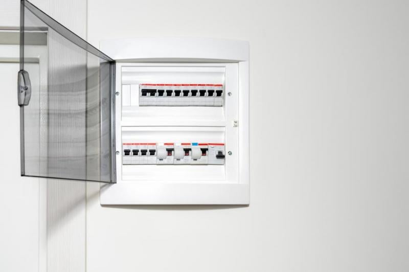 Besoin d'un &eacute;lectricien en urgence ? Guide pratique