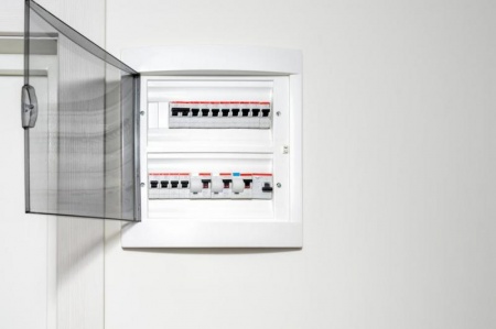 Besoin d'un &eacute;lectricien en urgence ? Guide pratique